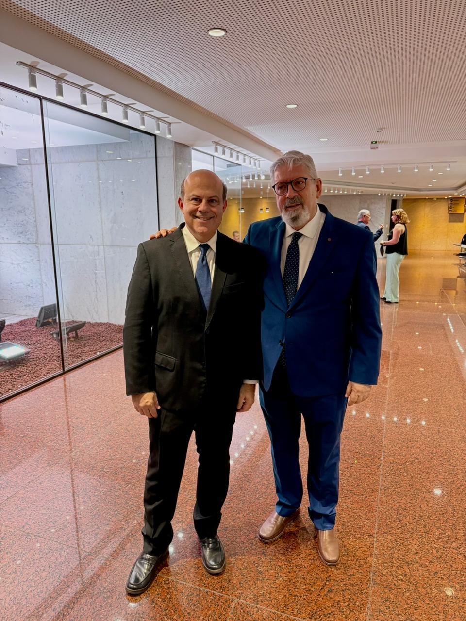 Assembleia Legislativa de Pernambuco concedeu o título de Cidadão Pernambucano ao Conselheiro de Embaixada, Francisco Carlos Duarte de Azevedo